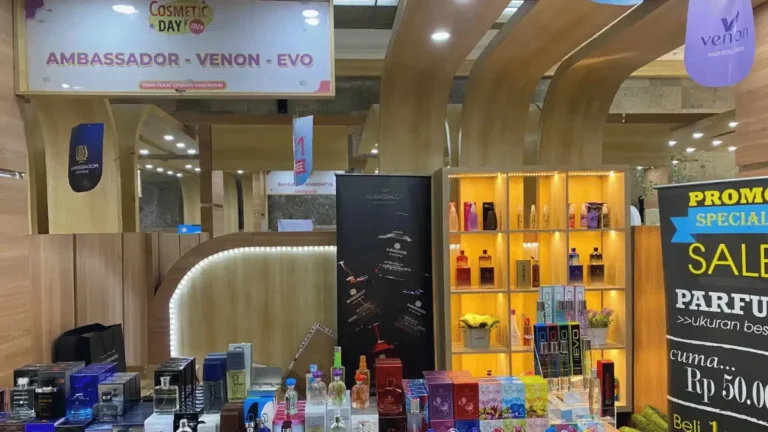 rantaeus menajdi best booth di acara kementrian perindustrian dalammerayakan cosmetic day tahun 2024